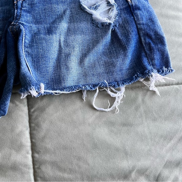 american eagle • ripped shorts - Picture 10 of 13